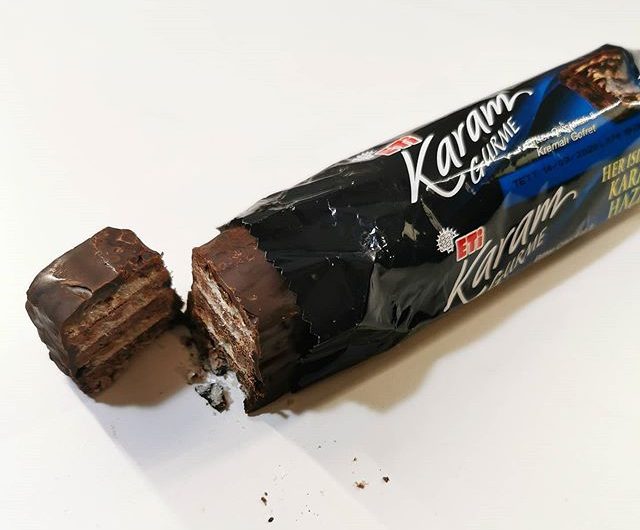 Karam Gurme – Bitter çikolatalı Kremalı Gofret